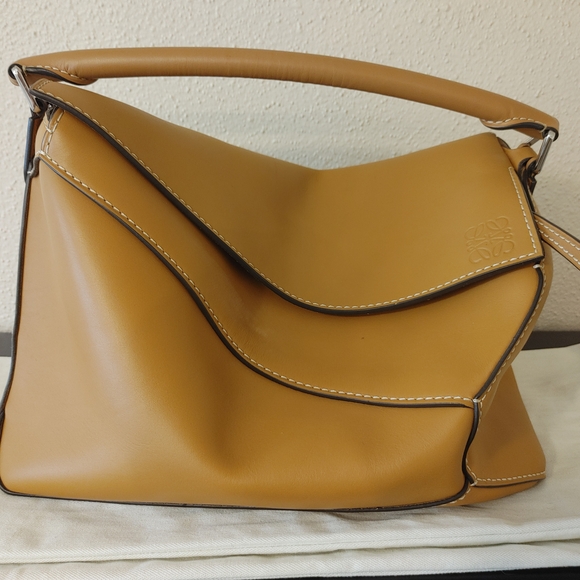 Loewe Large Puzzle Edge In Tan - Picture 2 of 15